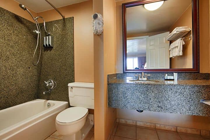 Room 4 of 20